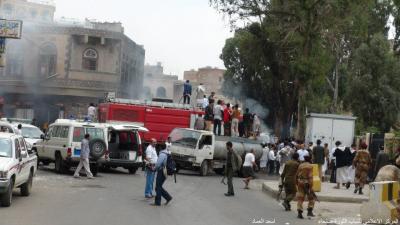 شاهد بالصور حجم مأساة الانفجار الذي تعرض له موكب وزير الدفاع صور للجثث متفحمة "ينصح بعدم دخول ضعاف القلوب"
