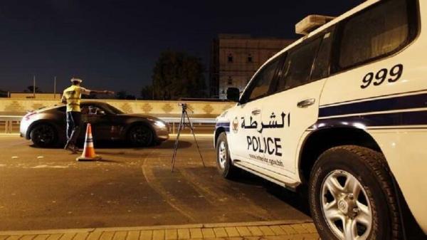 في دولة خليجية: اعتقال أجنبيتين وشاب ظهروا في صور "مخلة بالآداب العامة"