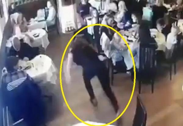 فتاة بريطانية تعلق على فيديو شاهدته..لن أعمل في مطعم أو كافيتريا