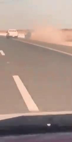 السعودية.. فيديو لحظة انقلاب مركبة تقل طلاباً على ساحلي جازان.. (التفاصيل)