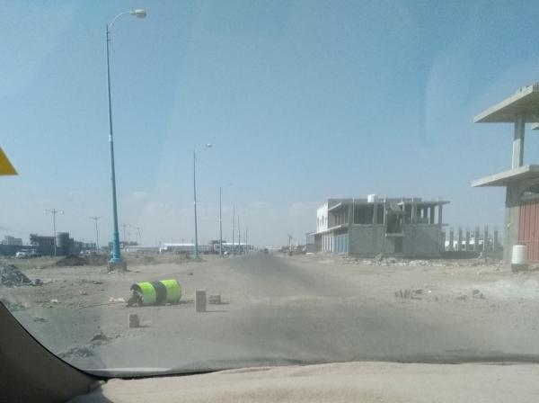 انسحاب عسكري في عدد من النقاط بعدن
