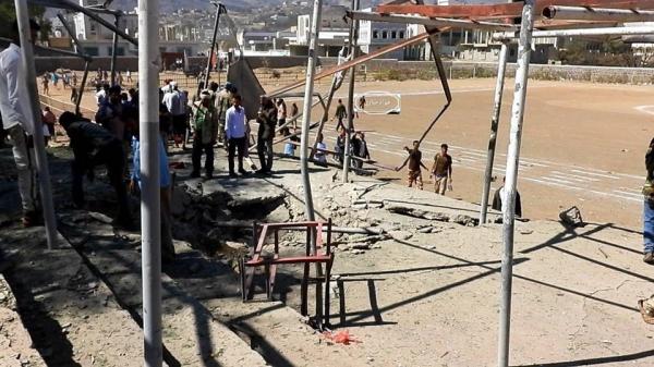 صحفي يكشف تفاصيل الاستهداف الصاروخي للعرض العسكري بمحافظة «الضالع» وعدد الضحايا