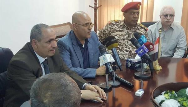 قوات طارق صالح تدعو محافظ تعز نبيل شمسان للقدوم إلى المخا بعد محاولتين لاغتياله في تعز