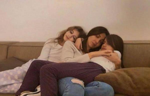 تعرف على سبب احتضان نانسي عجرم ابنتيها وقولها: "بروحنا نحميكن"؟
