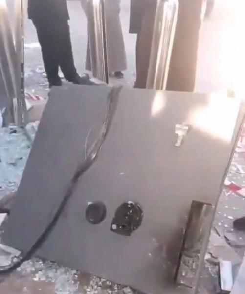 شاهد بالفيديو.. عملية جريئة لأول مرة في وسط الرياض .. وهذا ما حدث !
