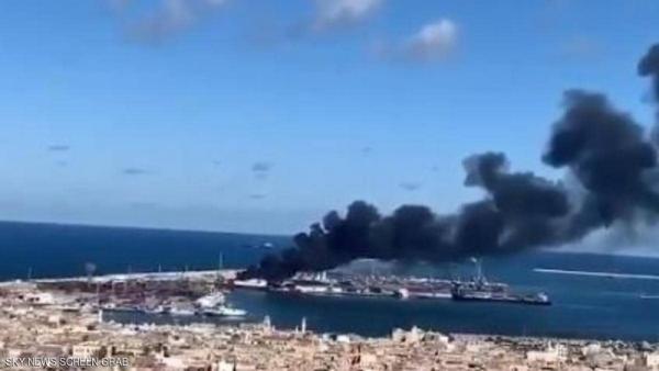 الجيش الليبي يقصف سفينة تركية محمّلة بالأسلحة