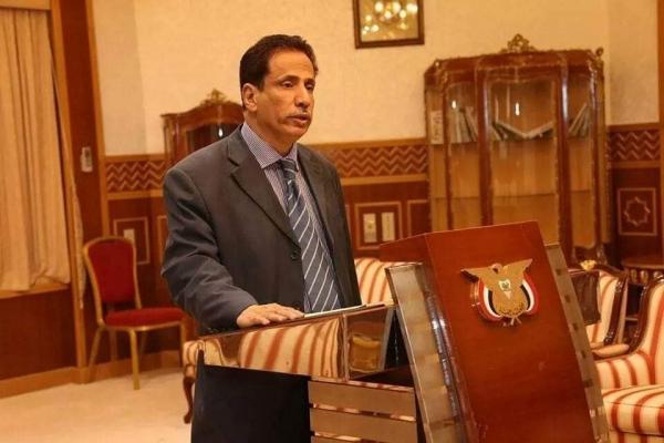 الرئيس هادي يطيح بباكريت من منصب محافظ المهرة ويعين بديلا عنه (سيرة ذاتية)