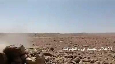 شاهد جانب من ضراوة المعركة الشرسة التي تدور بين القوات الحكومية والحوثيين في جبهة المحزمات بالجوف
