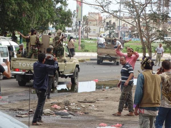 اطلاق نار في سوق قات بعدن يسفر عن سقوط قتلى وجرحى