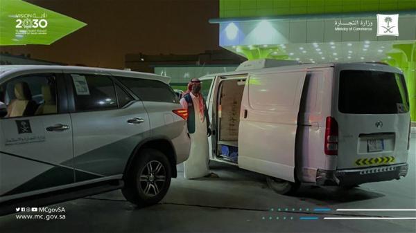 القبض على مقيم يمني في السعودية بعد تصويره وهو يقوم بهذا العمل !