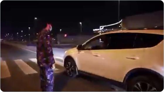 شاهد ماذا فعلت الشرطة الإماراتية مع طبيبة سودانية قامت بكسر حظر التجول الجزئي