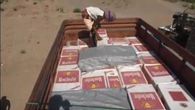 ضبط شاحنة تحمل سجائر مهربة ودراجات نارية من قبل القوات المشتركة