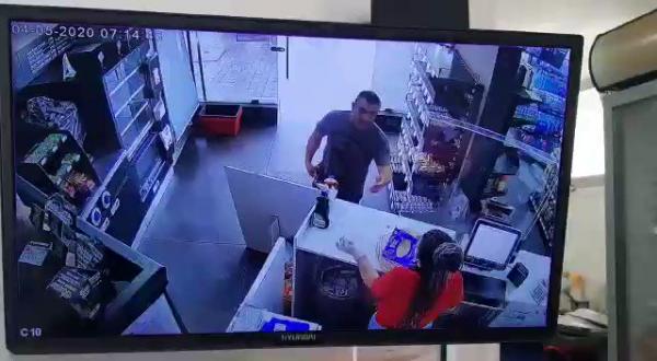 في جريمة بشعة.. عريف في الجيش اللبناني يعدم صديقته ثم ينتحر وكاميرا المراقبة ترصد الحادثة 