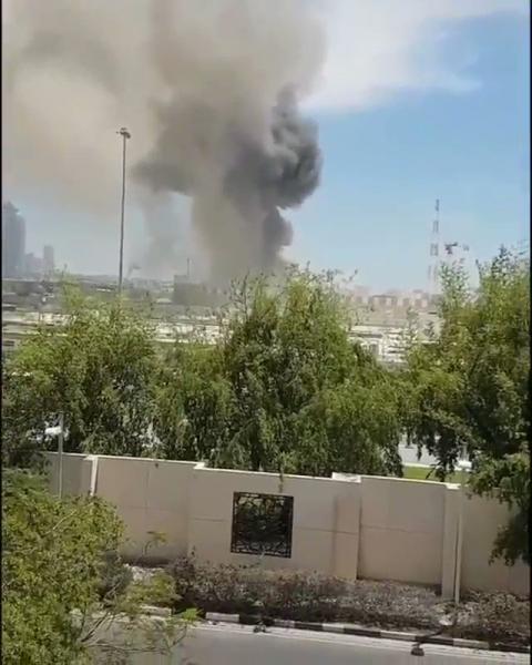 انقلاب في قطر وتصاعد ادخنة وسماع صوت اشتباكات داخل مبنى القيادة العامة (فيديو)