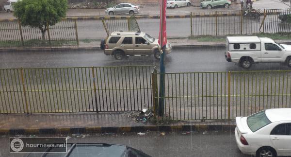 هطول امطار غزيرة على العاصمة صنعاء في هذه الاثناء (صورة)