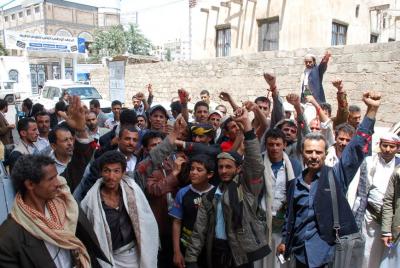 وقفة احتجاجية لمتقدمي التوظيف في شركة الغاز المسال 