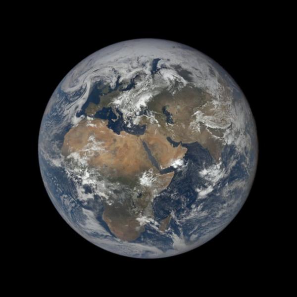 صورة منخفض مداري بالقرب من عمان واليمن التقطت حديثاً 