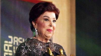 حقن الفنانة رجاء الجداوي بالعلاج الجديد المضاد لفيروس كورونا