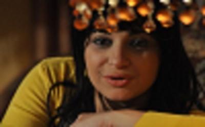 فنانة مصرية شهيرة تعلن زواجها من رجل أعمال سعودي
