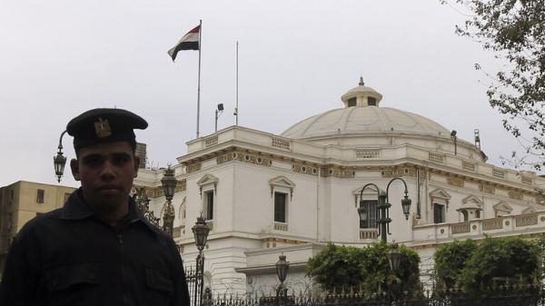 البرلمان المصري يمنح الرئيس السيسي التفويض بإرسال وتدخل القوات المسلحة في ليبيا 