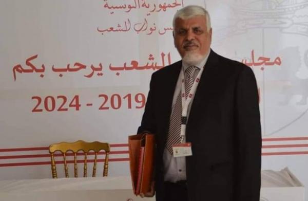 مشاجرة ببرلمان تونس وإصابة نائبين بكسور جراء اشتباكهما