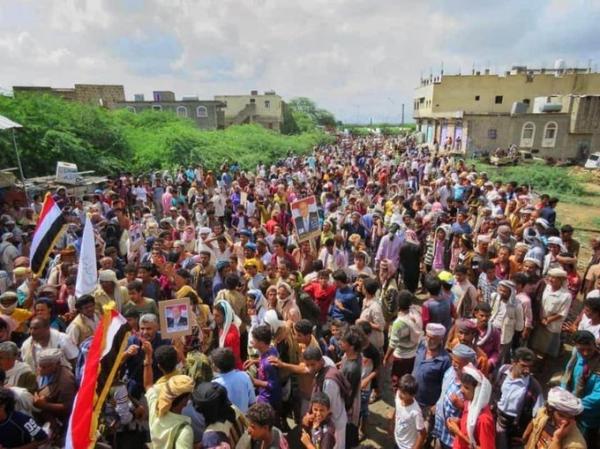 تظاهرة حاشدة في أبين مؤيدة للرئيس عبدربه منصور هادي.. صور + فيديو