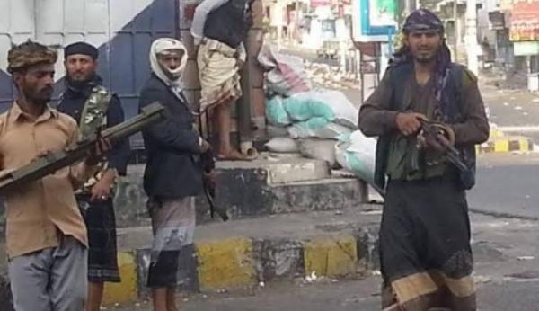 اندلاع اشتباكات عنيفة بين قوات تابعة للإصلاح وقبليين في تعز