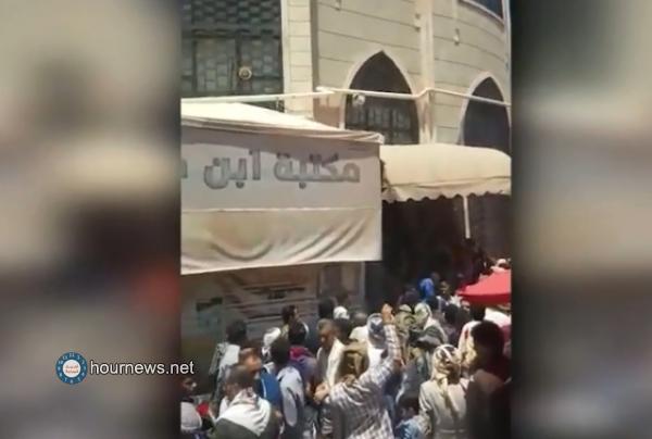 مسلحون حوثيون يقتحمون مسجداً للسلفيين وسط صنعاء.. شاهد فيديو