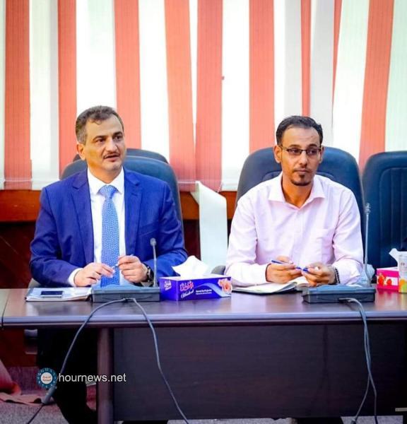 السكرتير الصحفي لمحافظ عدن يصدر توضيح هام عن قرارات المحافظ
