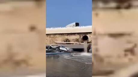 في حادث مروع بالسعودية.. مقتل واصابة 7 اشخاص بانقلاب صهريج على 3 سيارات - فيديو
