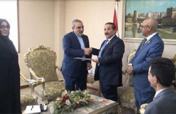 شاهد اوضح صورة للسفير الإيراني بصنعاء بعد تقديم اوراق اعتماده
