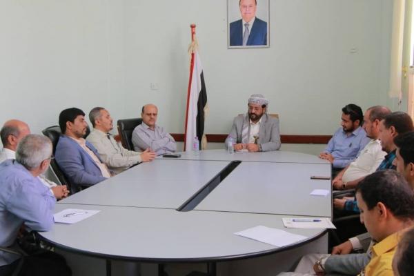 المحافظ العرادة يشكل لجنة تحقيق على خلفية اكتشاف "مقص" داخل جسد أحد الجرحى
