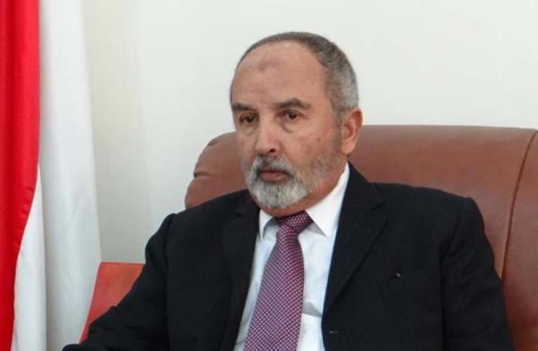 اليدومي يهاجم الحكومة الجديدة: تجاوزت المدة الدستورية ولم تحقق شيء !