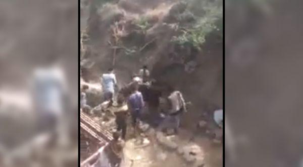 مشرف حوثي يعتدي على مواطن في إب وسط صراخ زوجته (فيديو)