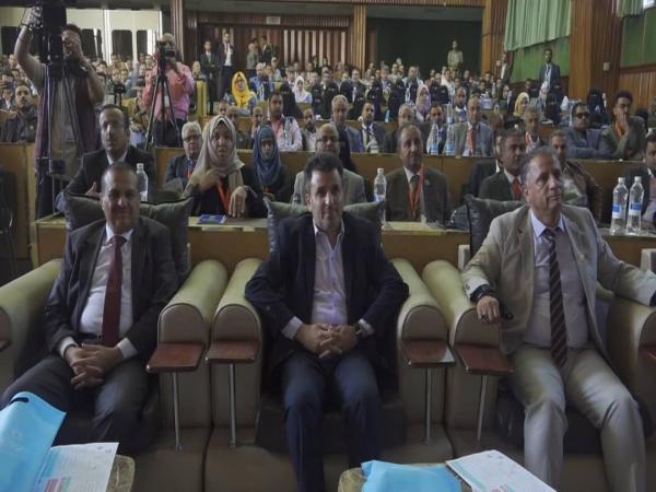 وزير الصحة بصنعاء يعلن حظر 14 صنف من الدواء من الدخول إلى اليمن 