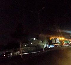 مصدر طبي : ثلاثة شهداء وستة جرحى جراء سقوط القذيفة أمام قاعة المنصور بالحديدة