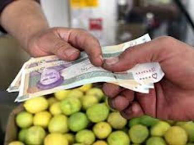 الإيرانيون يتخلون عن أكل اللحوم ويكتفون بالخبز تدهور الريال واستفحال التضخم قفز بأسعار السلع لمستويات قياسية