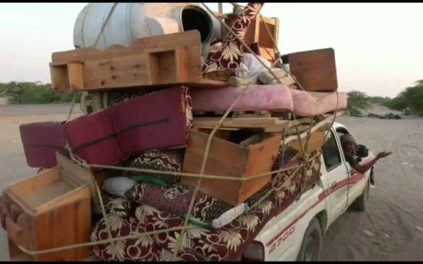 موجة نزوح جديدة للسكان من حي منظر بالحديدة بعد اشتداد القصف عليهم