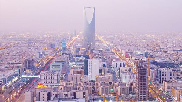 فيديو قديم لضابط كبير في الاستخبارات الامريكية يعترف ان السعودية تمتلك قنابل نووية !