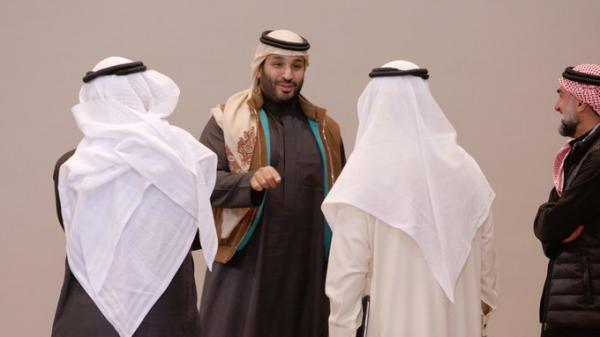 الأمير محمد بن سلمان يلبس الشال اليمني وتوقعات بارتفاع اسعاره بشكل كبير (صور)