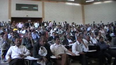 الجمعية العمومية لموظفي صنعاء تحدد السبت المقبل موعداً لبدء توزيع كروت الأراضي وتنفذ اليوم وقفة احتجاجية أمام التعليم العالي ومنزل الرئيس