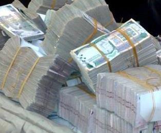  زوجها يمني رفض إيداع المبلغ في الحساب: الخادمة المليونيرة تستلم 20 مليون ريال "نقداً" إرثها من تركة سعودي
