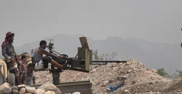 جبال العرف بمقبنة تشهد معارك عنيفة بين الحوثيين والقوات المشتركة