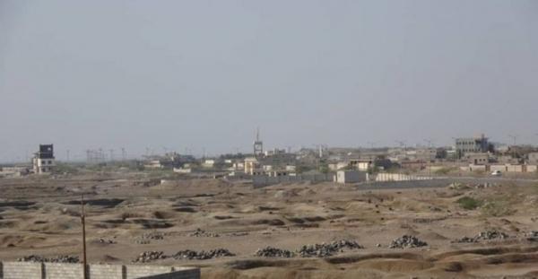 جماعة الحوثي تفتح نيران أسلحتها الرشاشة على أحياء سكنية في التحيتا