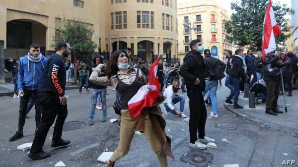 لبنان يدخل مرحلة الفوضى الأمنية.. سلاح المواطنين قبل خبزهم!