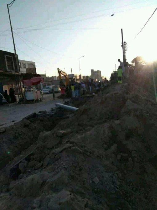 وفاة 4 عمال واصابة خامس في انهيار شق تصريف صحي بالبريقة عدن