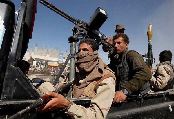 جماعة الحوثي تعتقل عميد بصنعاء وتحرم الفقراء والمساكين من تلقي سلال غذائية