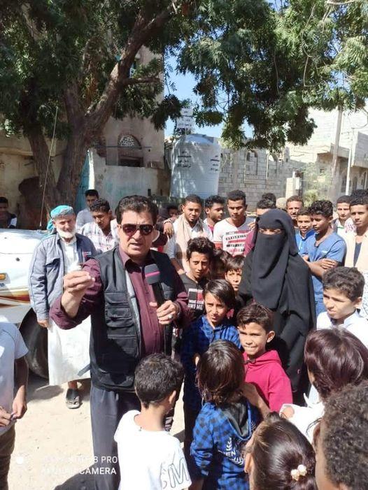 ناشطون ينشرون فضائح وغسيل السماوي مذيع برنامج تراحموا على قناة السعيدة !