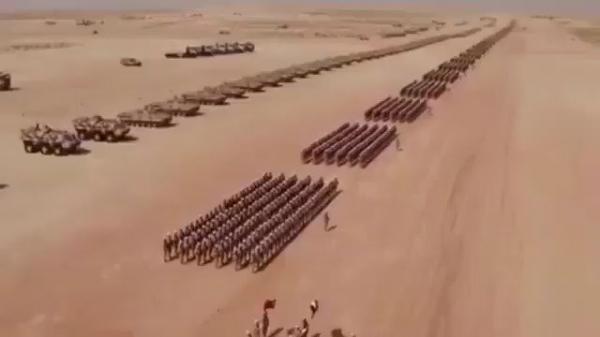 شاهد فيديو .. عرض مهيب للقوات المسلحة الإماراتية مداه بلغ النظر 