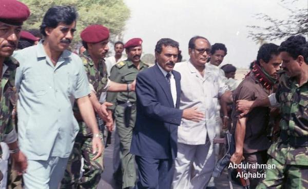 كشف صور جديدة لأول مرة ليوم إعلان الوحدة اليمنية عام 1990م